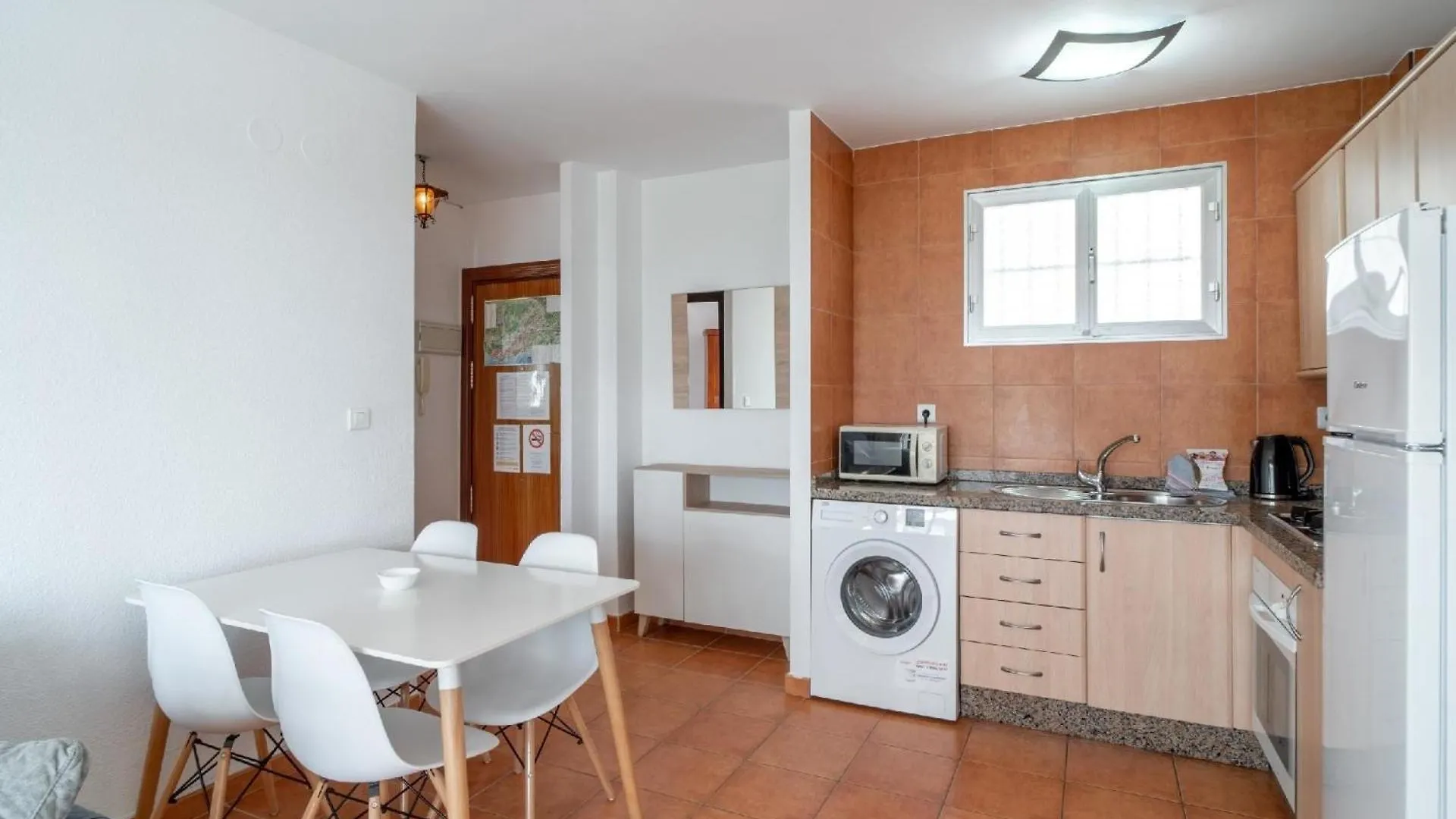 Ferienwohnung Fuer 4 Personen Ca 60 Qm In Nerja, Andalusien Costa Del Sol Lejlighed
